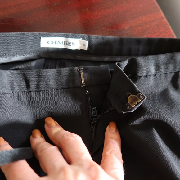 CHAIKEN classic black dress pants size 4 front pockets flat front - Picture 13 of 16